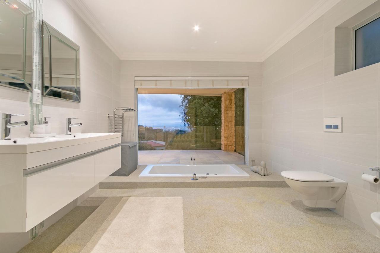 Luxury Serviced Mountain Villa In Constantia Fokváros Kültér fotó