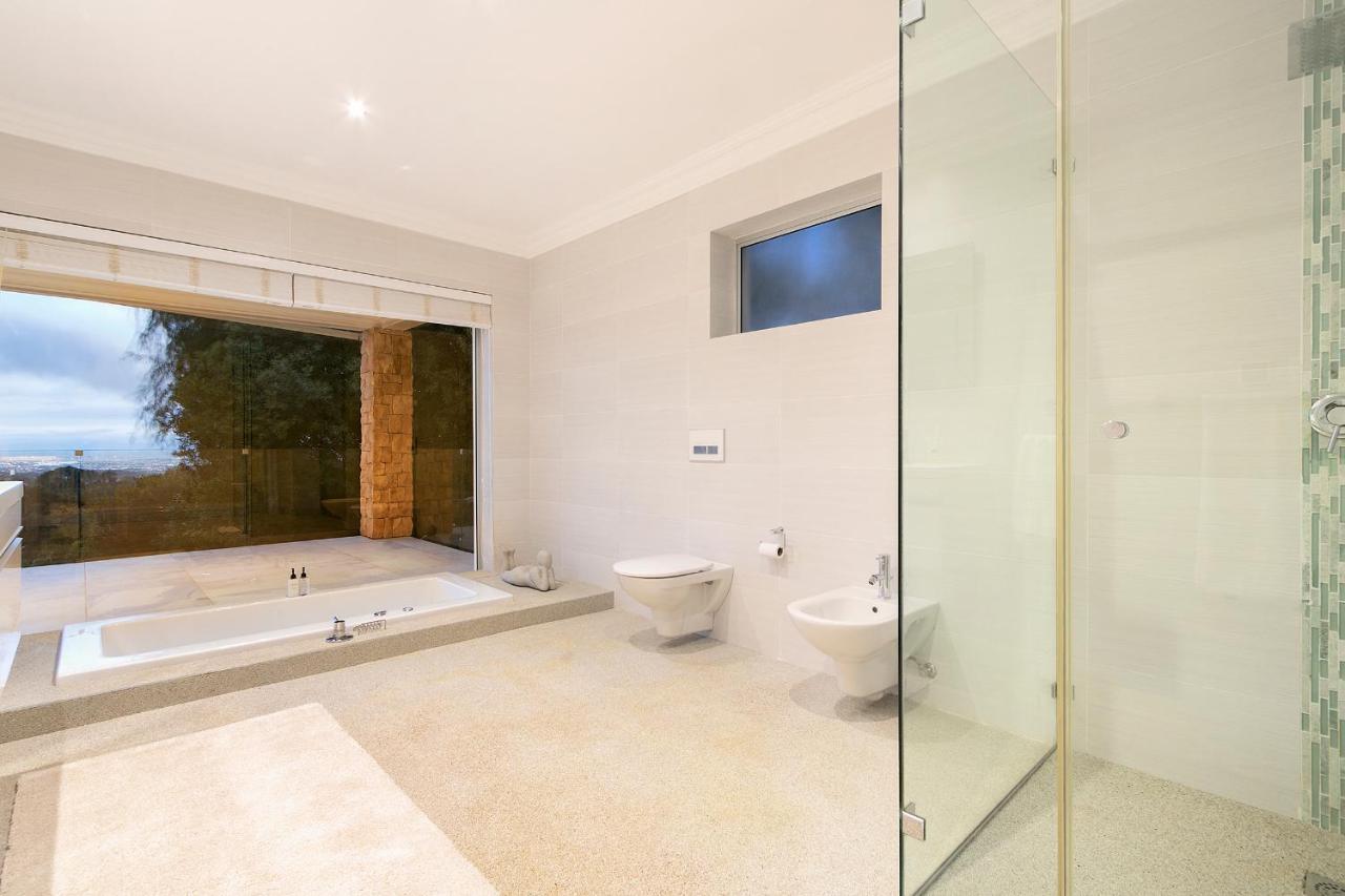 Luxury Serviced Mountain Villa In Constantia Fokváros Kültér fotó