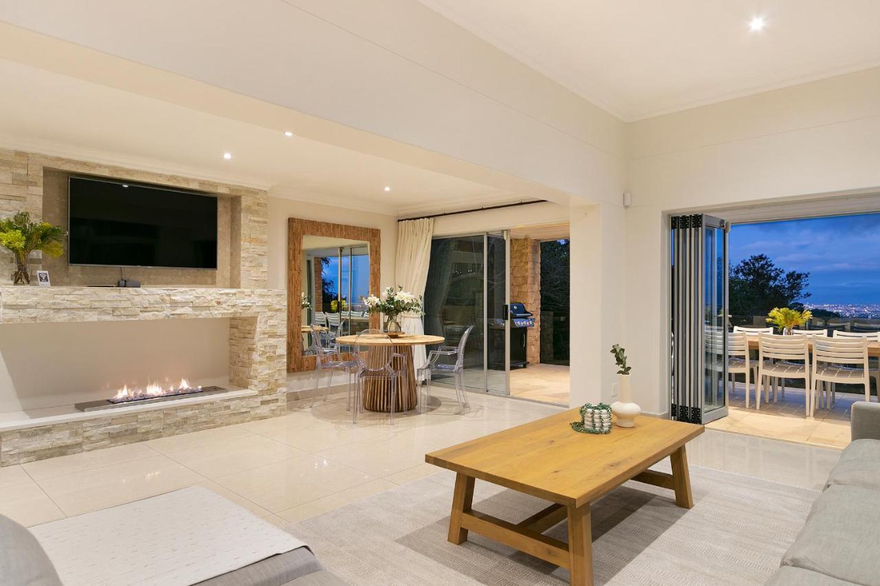 Luxury Serviced Mountain Villa In Constantia Fokváros Kültér fotó